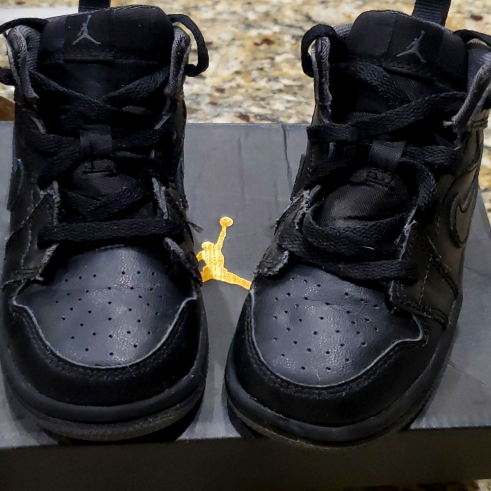 Jordan 1 Mid BT Toddler's Shoes Black-Dark Grey 640735-021